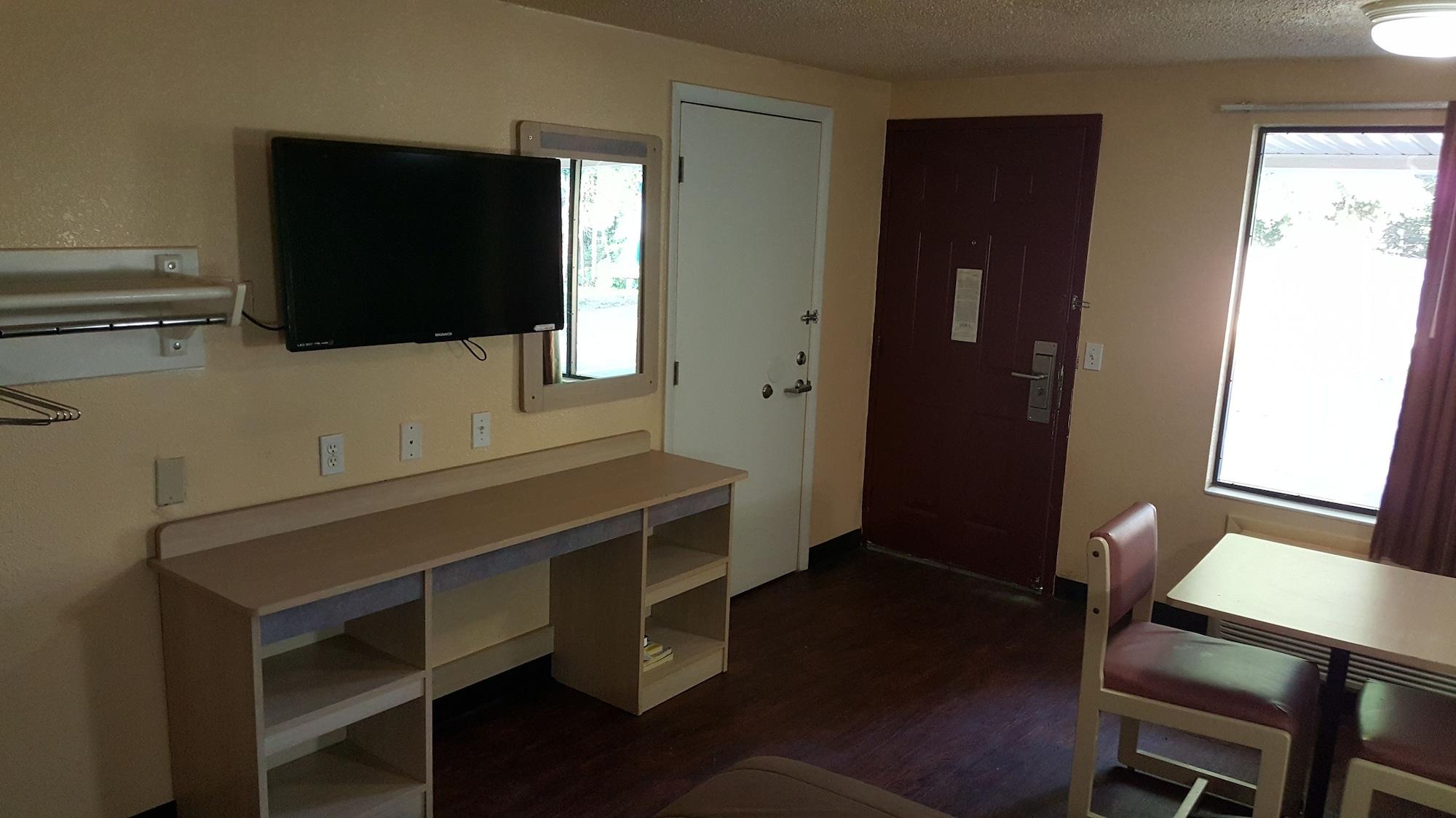 Mentor Home Inn And Suites Buitenkant foto