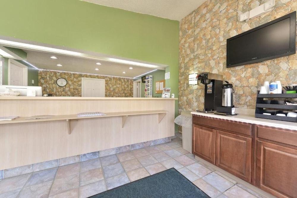 Mentor Home Inn And Suites Buitenkant foto