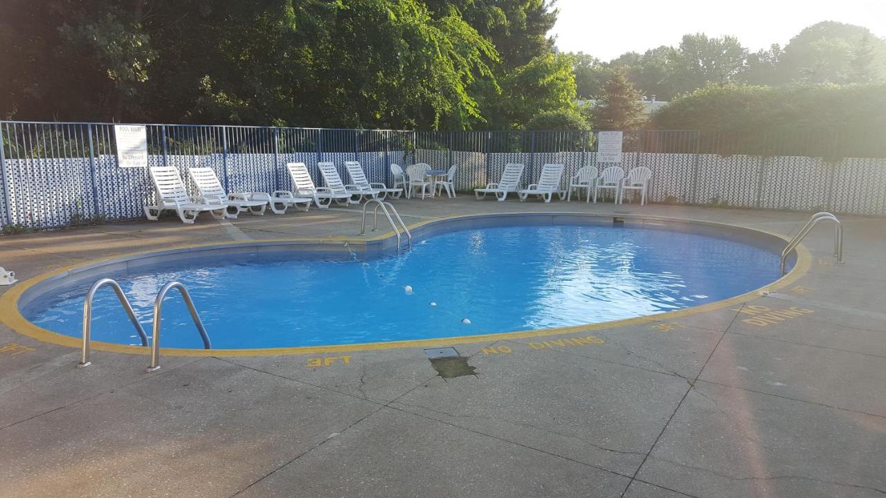 Mentor Home Inn And Suites Buitenkant foto