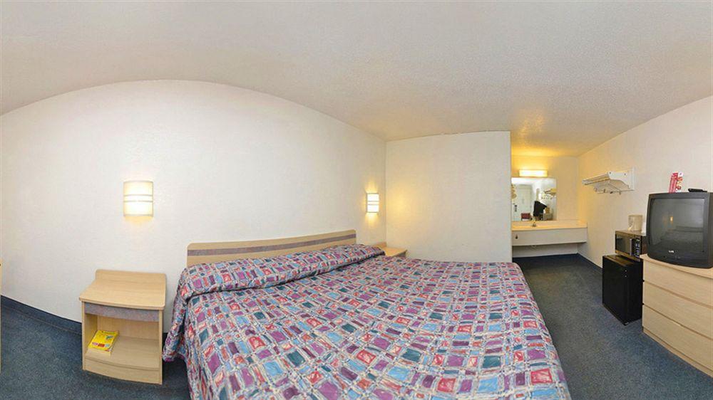 Mentor Home Inn And Suites Kamer foto