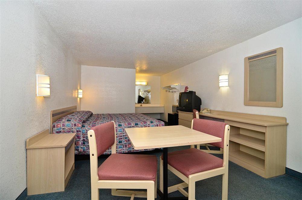 Mentor Home Inn And Suites Kamer foto