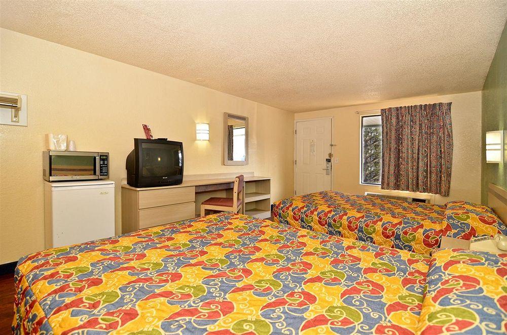 Mentor Home Inn And Suites Kamer foto