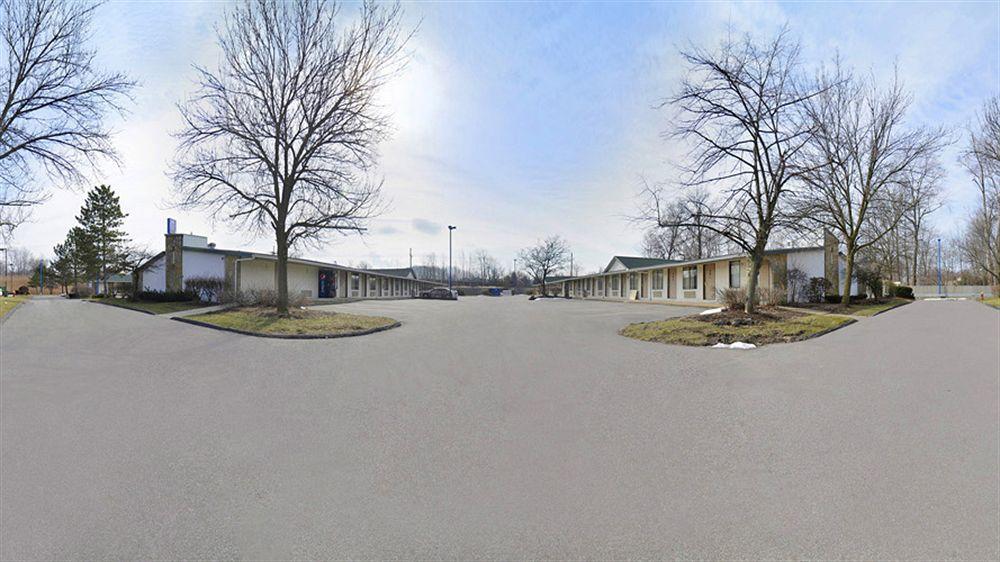 Mentor Home Inn And Suites Buitenkant foto