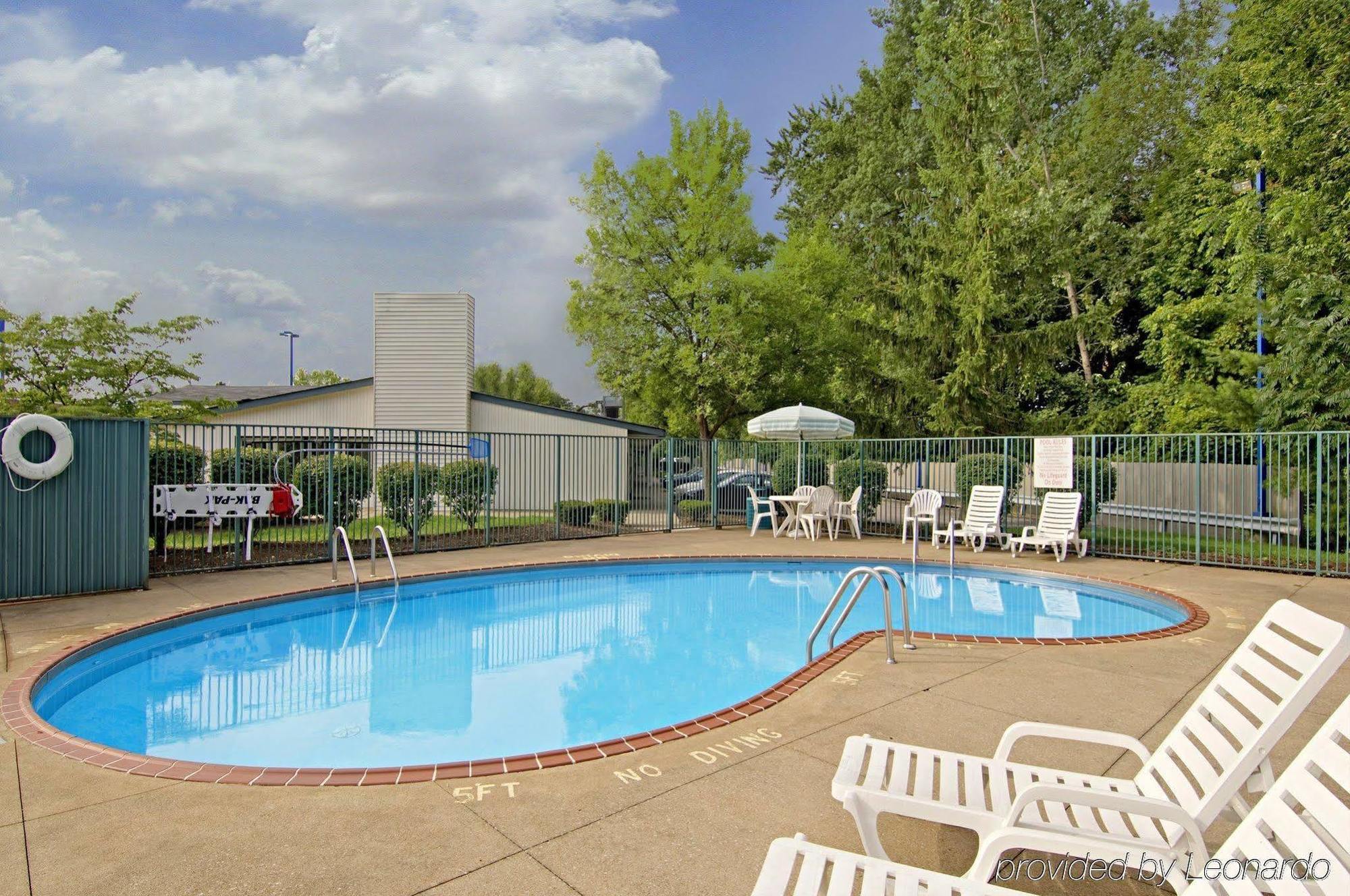 Mentor Home Inn And Suites Buitenkant foto