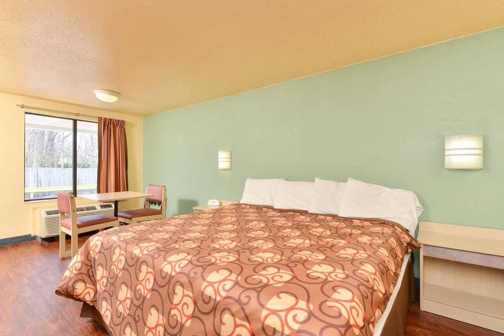 Mentor Home Inn And Suites Buitenkant foto